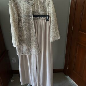 Alex Evenings Silver and Cream three-piece attire. Dressy Jacket, blouse, slacks